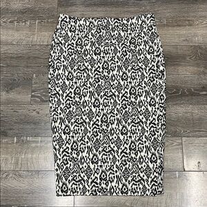 NWT black and white Rip Skirt size XL